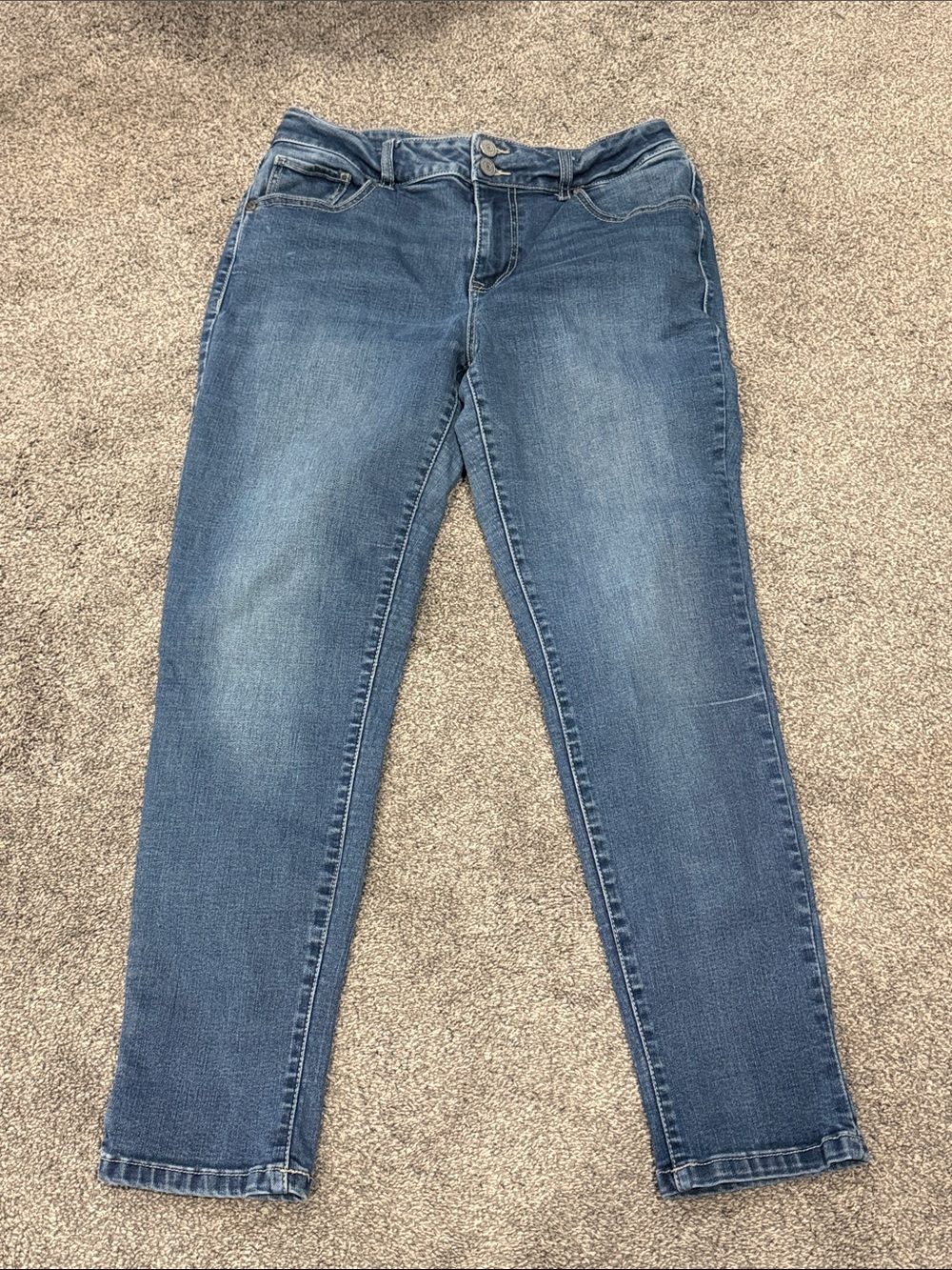 Maurices Women's Skinny Jeans in Medium Blue Wash